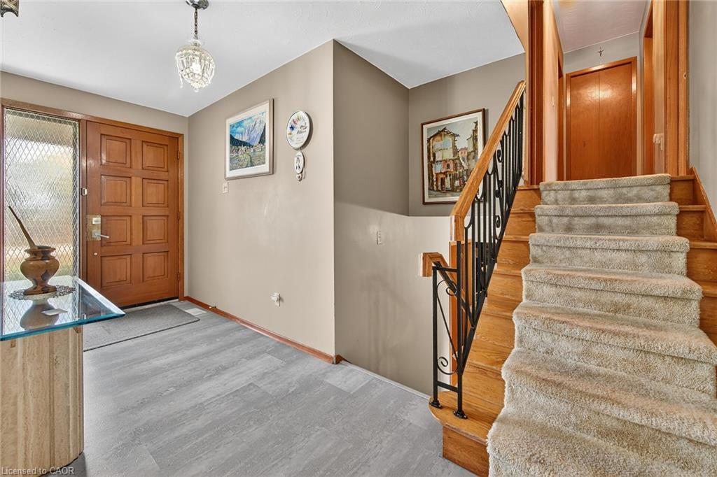 5 Third Road E, Stoney Creek, ON - Indoor Photo Showing Other Room