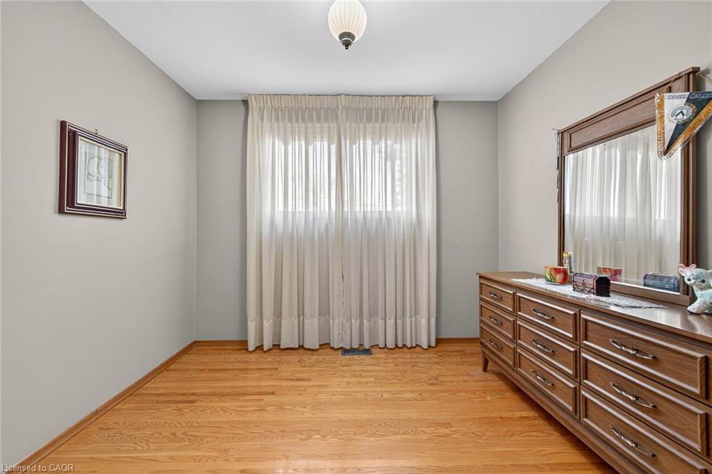 5 Third Road E, Stoney Creek, ON - Indoor