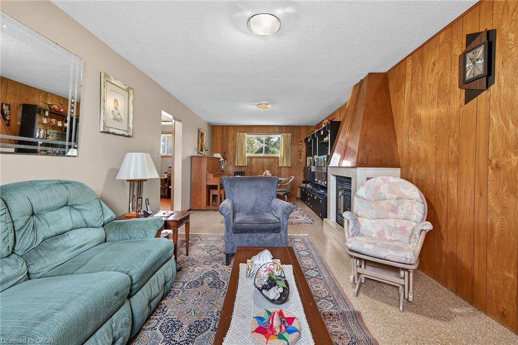 5 Third Road E, Stoney Creek, ON - Indoor Photo Showing Living Room