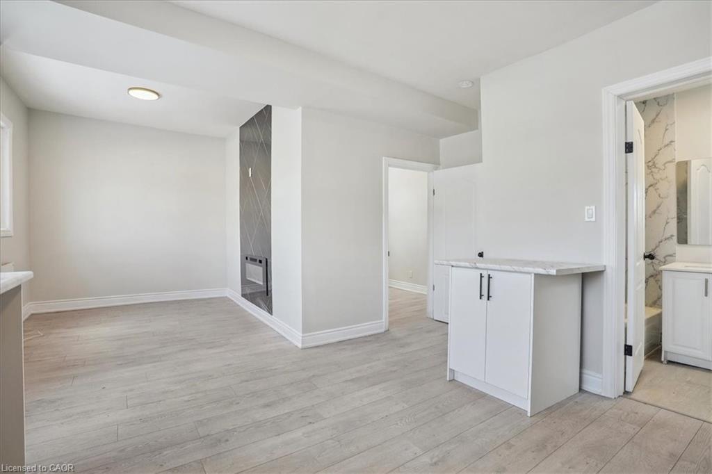510 Britannia Avenue, Hamilton, ON - Indoor