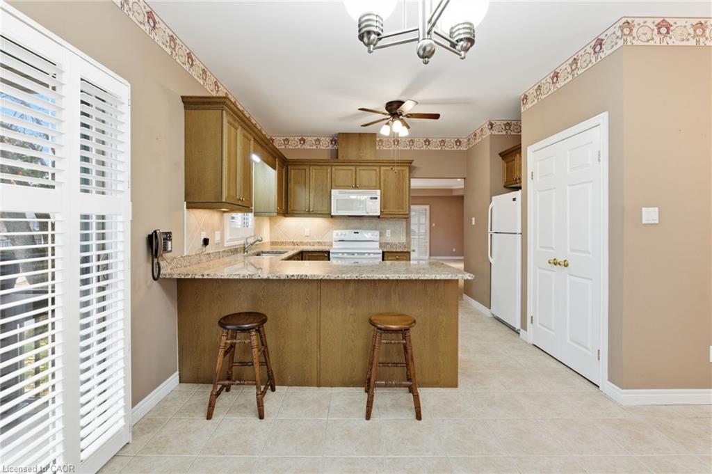 51-34 Southbrook Drive, Binbrook, ON - Indoor Photo Showing Kitchen