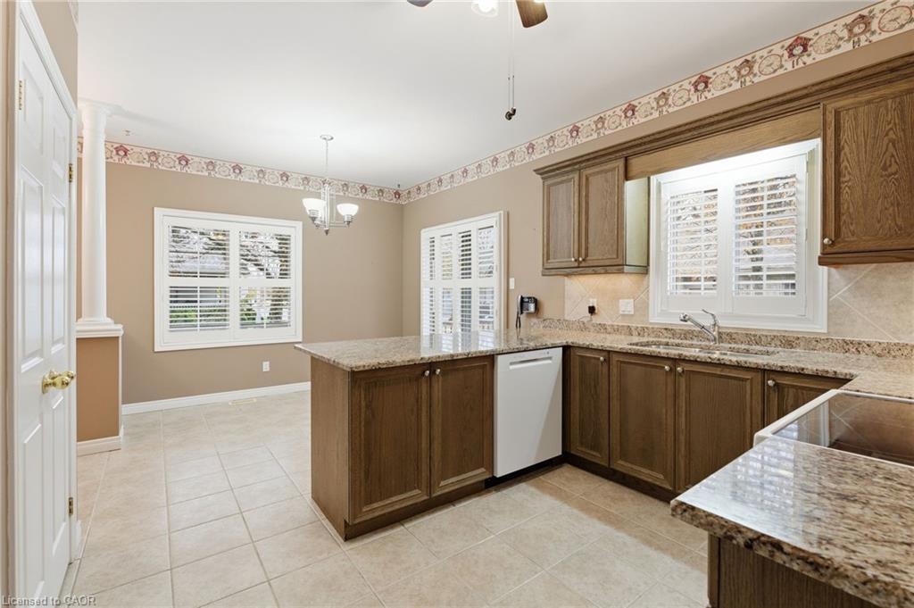 51-34 Southbrook Drive, Binbrook, ON - Indoor Photo Showing Kitchen