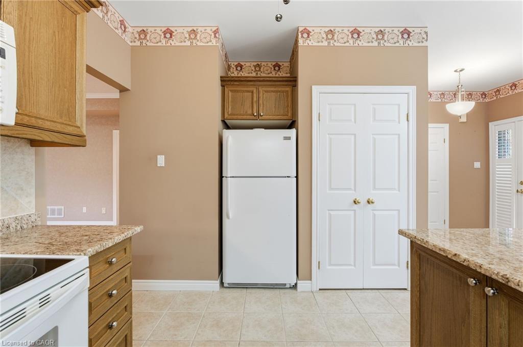 51-34 Southbrook Drive, Binbrook, ON - Indoor Photo Showing Kitchen