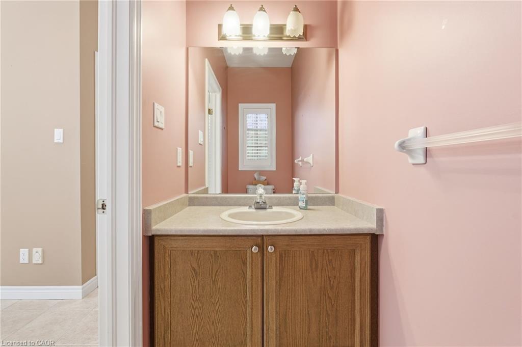 51-34 Southbrook Drive, Binbrook, ON - Indoor Photo Showing Bathroom