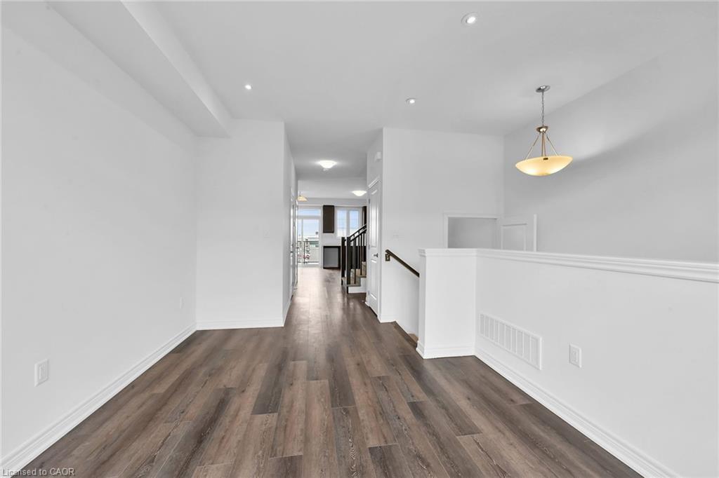 35-120 Court Drive, Paris, ON - Indoor Photo Showing Other Room