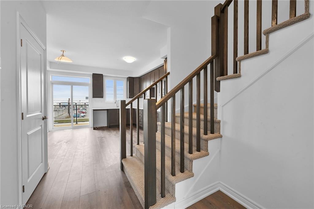 35-120 Court Drive, Paris, ON - Indoor Photo Showing Other Room