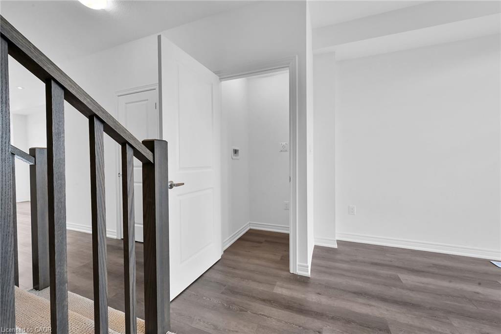 35-120 Court Drive, Paris, ON - Indoor Photo Showing Other Room