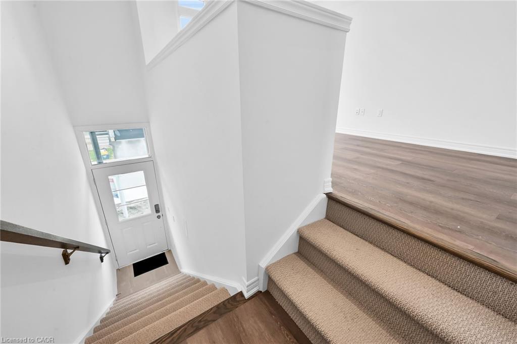 35-120 Court Drive, Paris, ON - Indoor Photo Showing Other Room