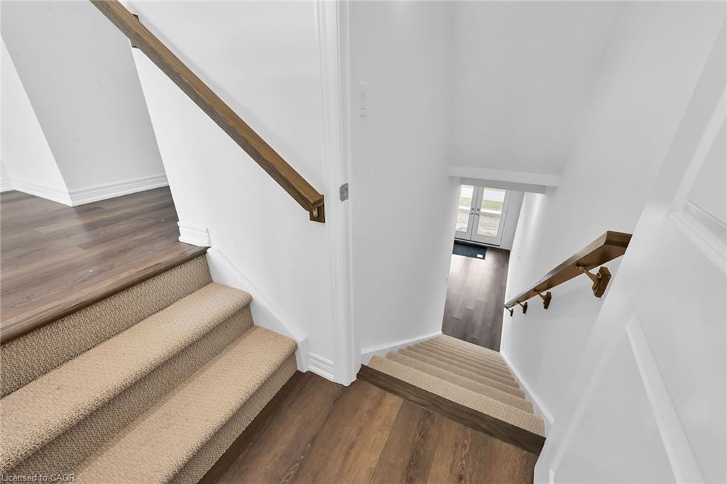 35-120 Court Drive, Paris, ON - Indoor Photo Showing Other Room