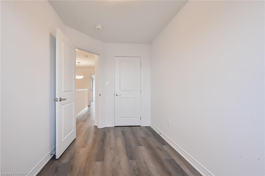 35-120 Court Drive, Paris, ON - Indoor Photo Showing Other Room