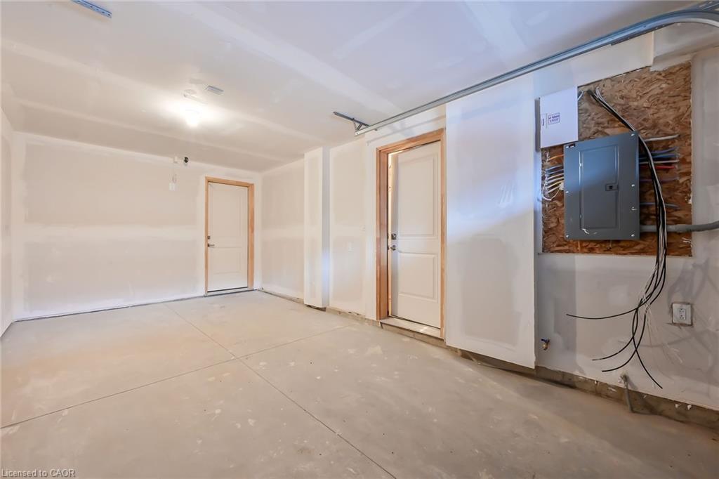 35-120 Court Drive, Paris, ON - Indoor Photo Showing Other Room
