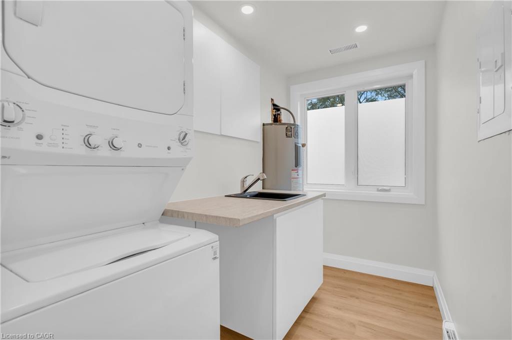 2-22 Ash Street, Kitchener, ON - Indoor Photo Showing Laundry Room