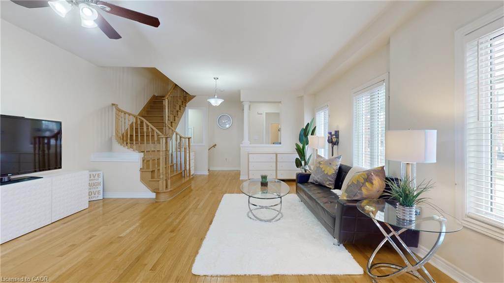 3492 Bala Drive, Mississauga, ON - Indoor Photo Showing Living Room