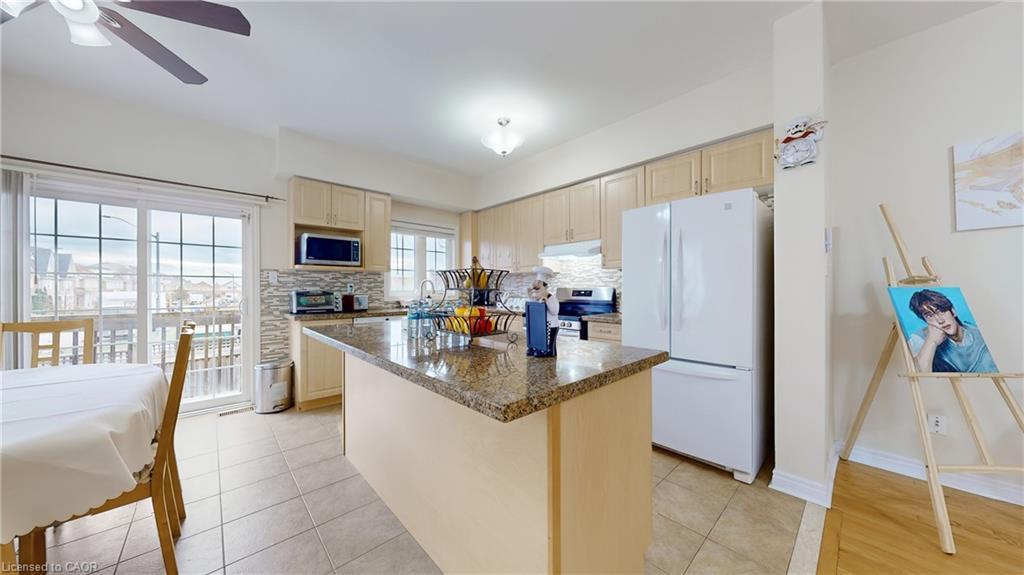 3492 Bala Drive, Mississauga, ON - Indoor Photo Showing Kitchen