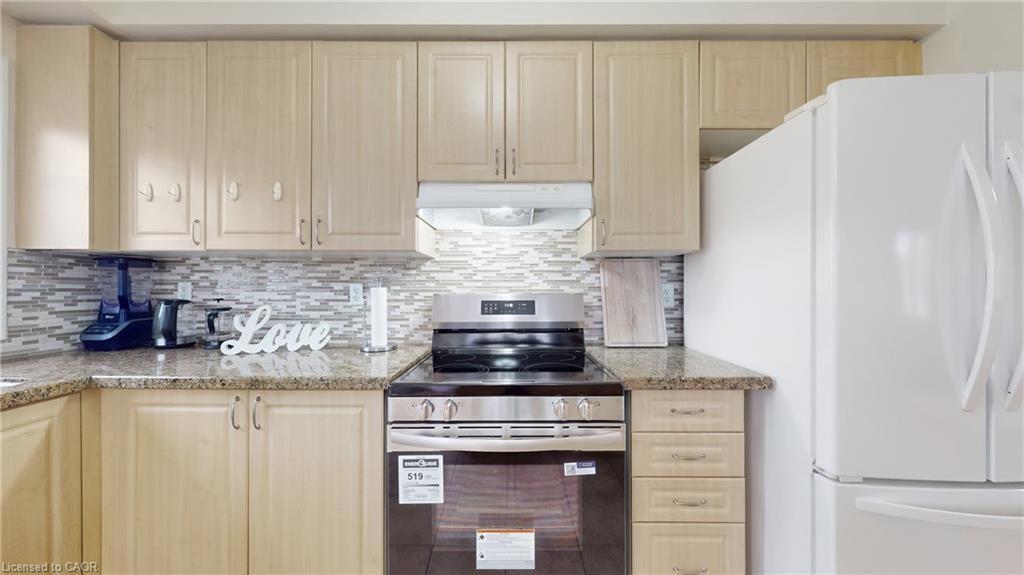 3492 Bala Drive, Mississauga, ON - Indoor Photo Showing Kitchen