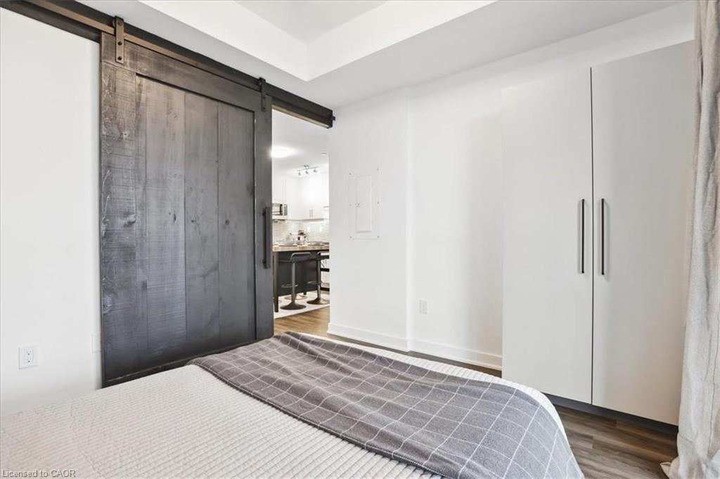 1201-2007 James Street, Burlington, ON - Indoor Photo Showing Bedroom