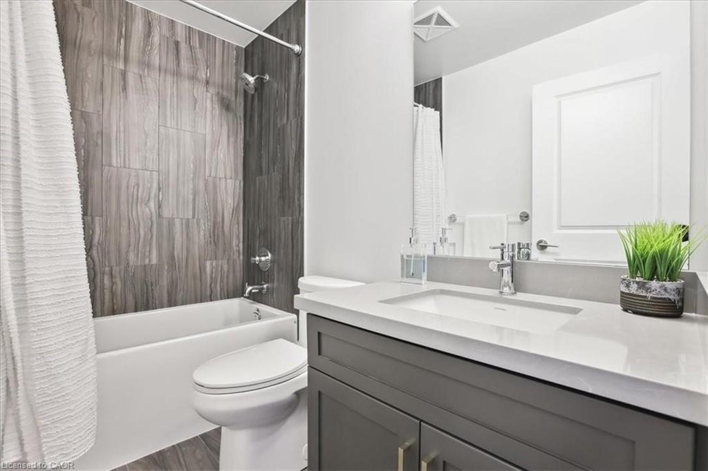 1201-2007 James Street, Burlington, ON - Indoor Photo Showing Bathroom