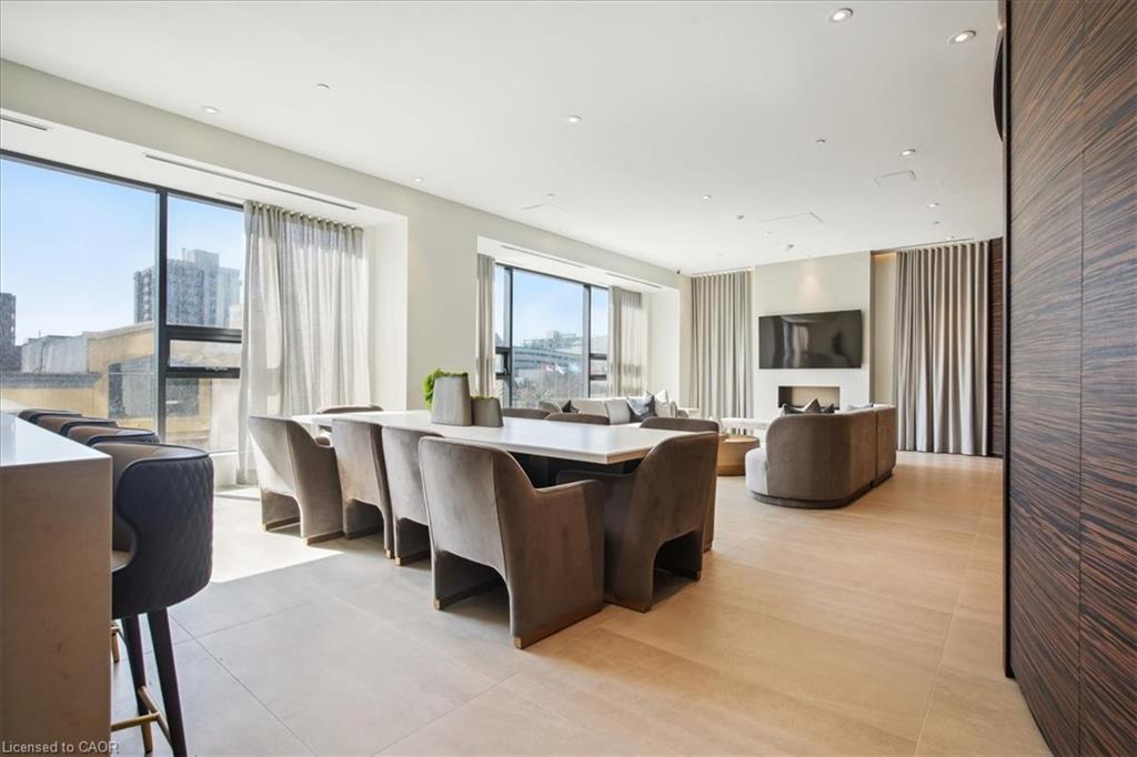 1201-2007 James Street, Burlington, ON - Indoor