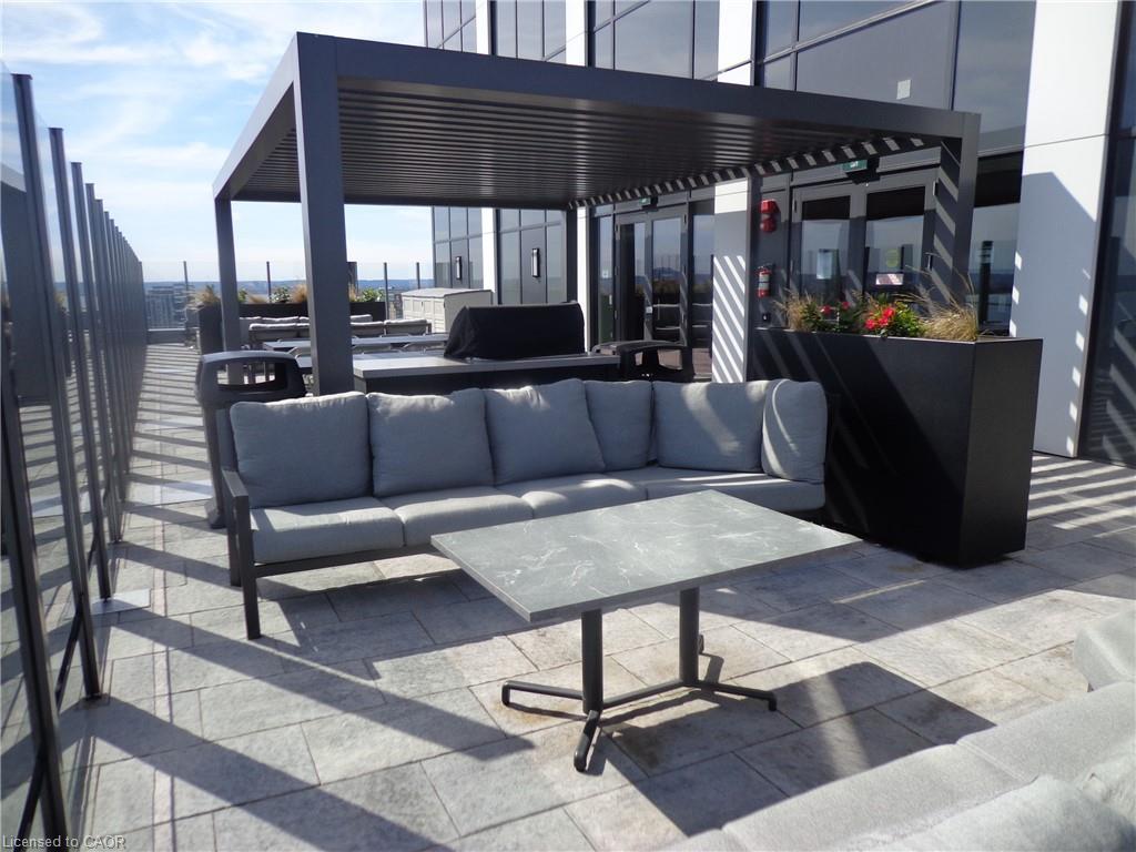 1201-2007 James Street, Burlington, ON - Outdoor