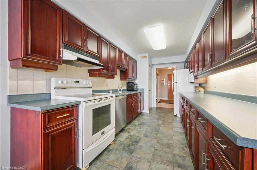 406-2 Lancaster Street E, Kitchener, ON - Indoor Photo Showing Kitchen