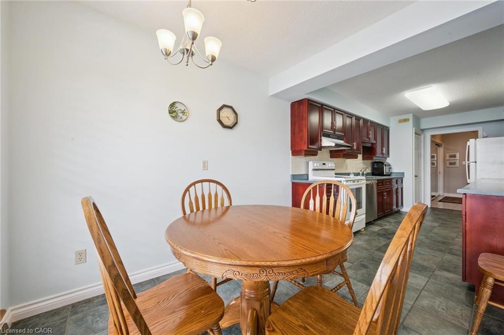 406-2 Lancaster Street E, Kitchener, ON - Indoor Photo Showing Dining Room