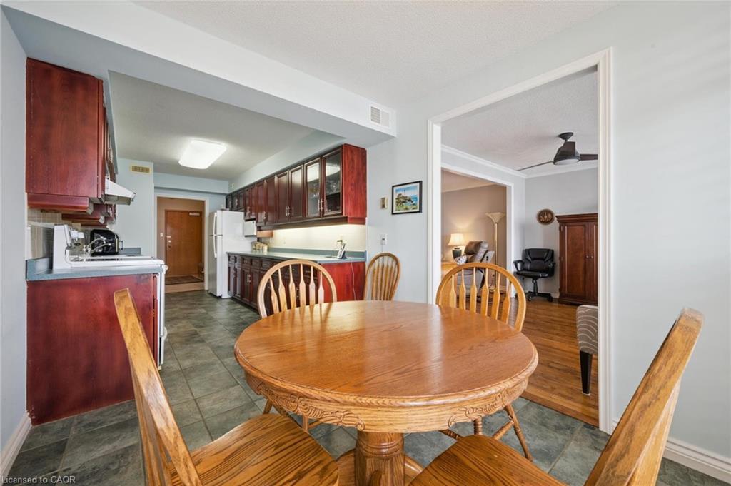 406-2 Lancaster Street E, Kitchener, ON - Indoor Photo Showing Dining Room