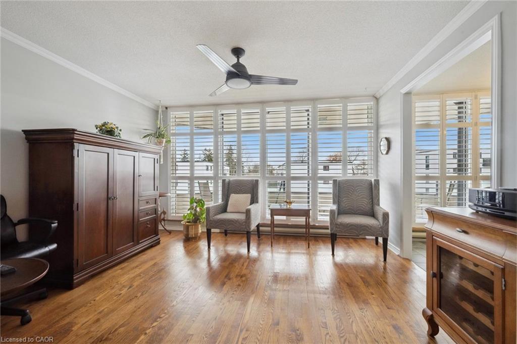 406-2 Lancaster Street E, Kitchener, ON - Indoor