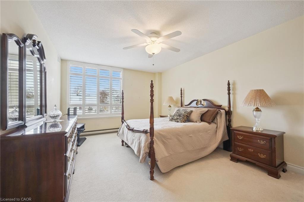 406-2 Lancaster Street E, Kitchener, ON - Indoor Photo Showing Bedroom
