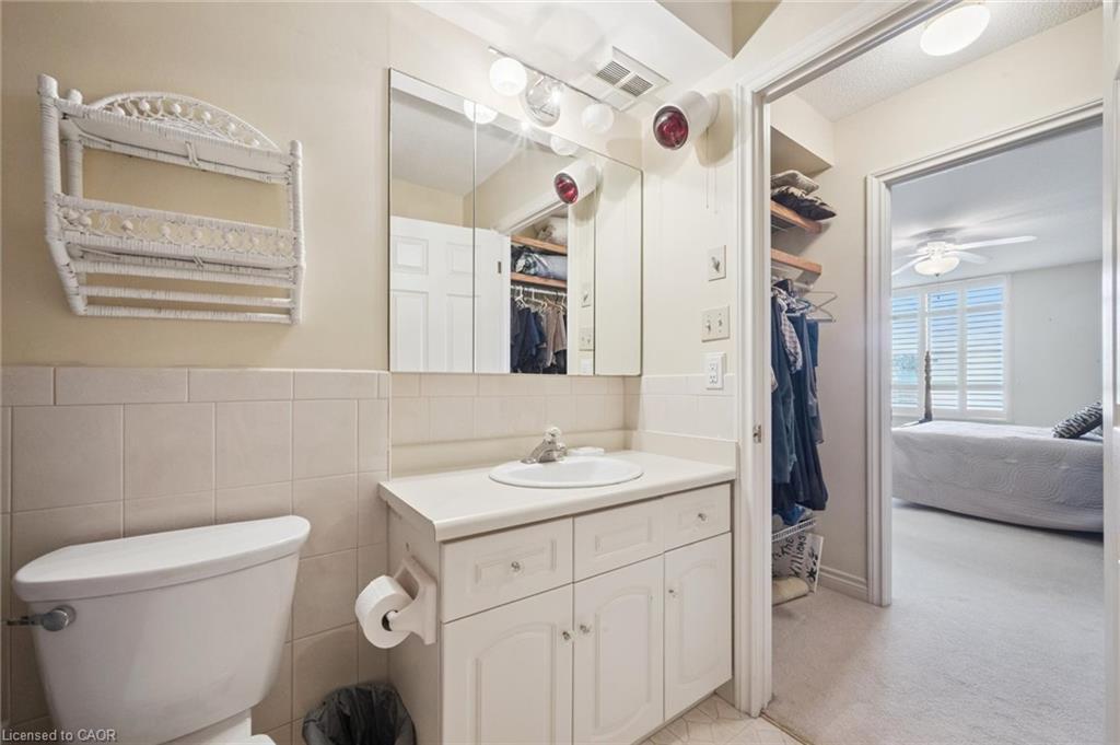 406-2 Lancaster Street E, Kitchener, ON - Indoor Photo Showing Bathroom