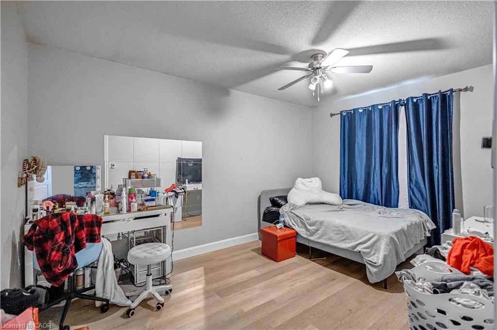 18 Rosewell Street, Hamilton, ON - Indoor Photo Showing Bedroom