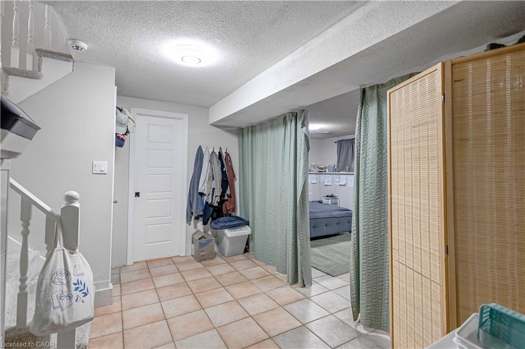 18 Rosewell Street, Hamilton, ON - Indoor