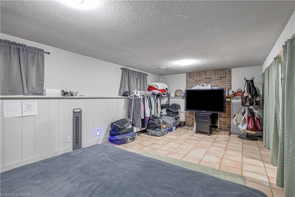 18 Rosewell Street, Hamilton, ON - Indoor