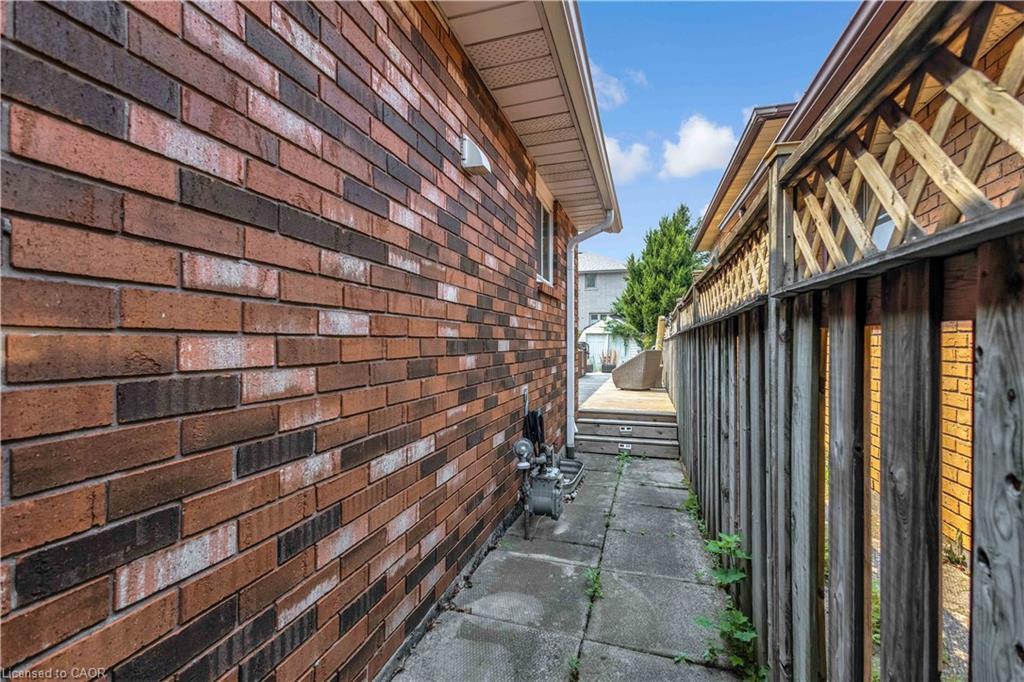 18 Rosewell Street, Hamilton, ON - Outdoor