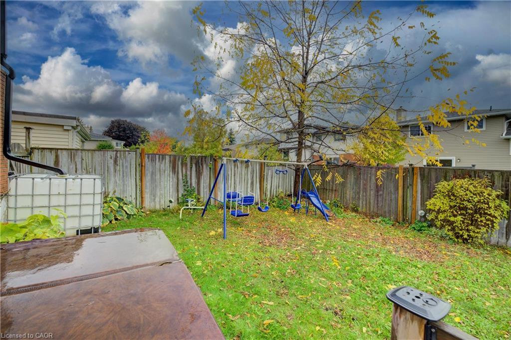 31 Bonfair Court, Kitchener, ON - Outdoor