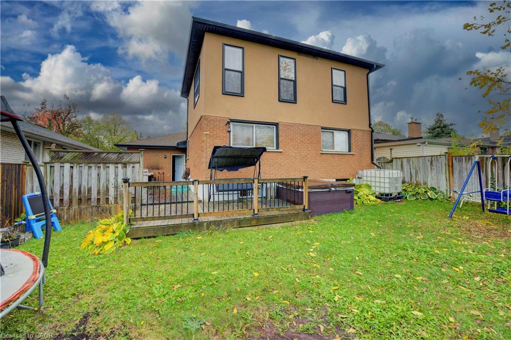 31 Bonfair Court, Kitchener, ON - Outdoor