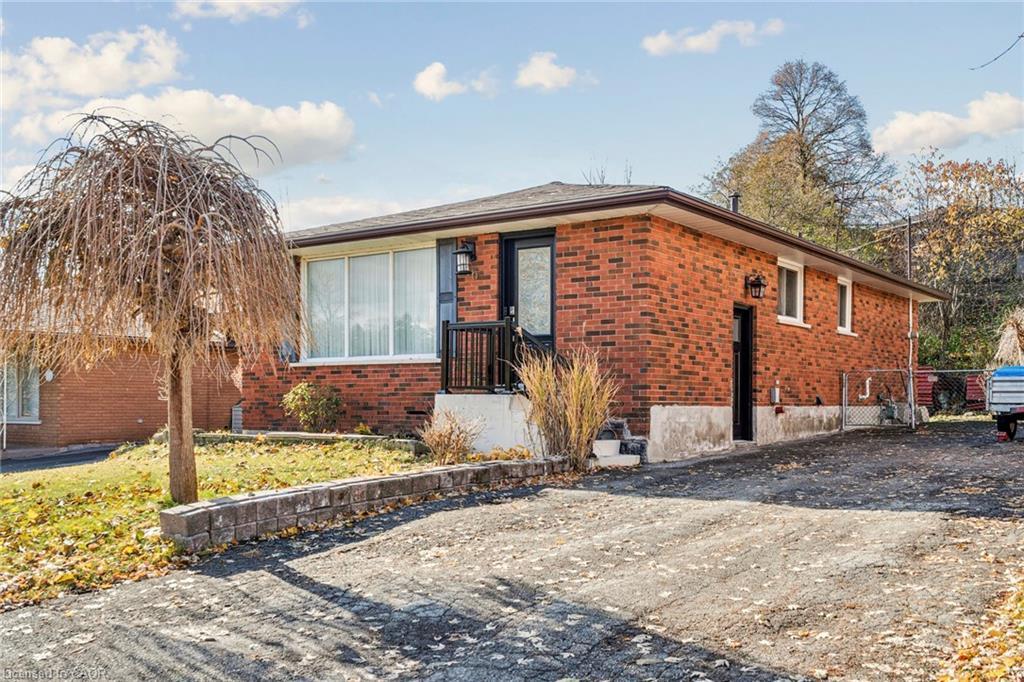 16 Green Meadow Way, Dundas, ON - Outdoor