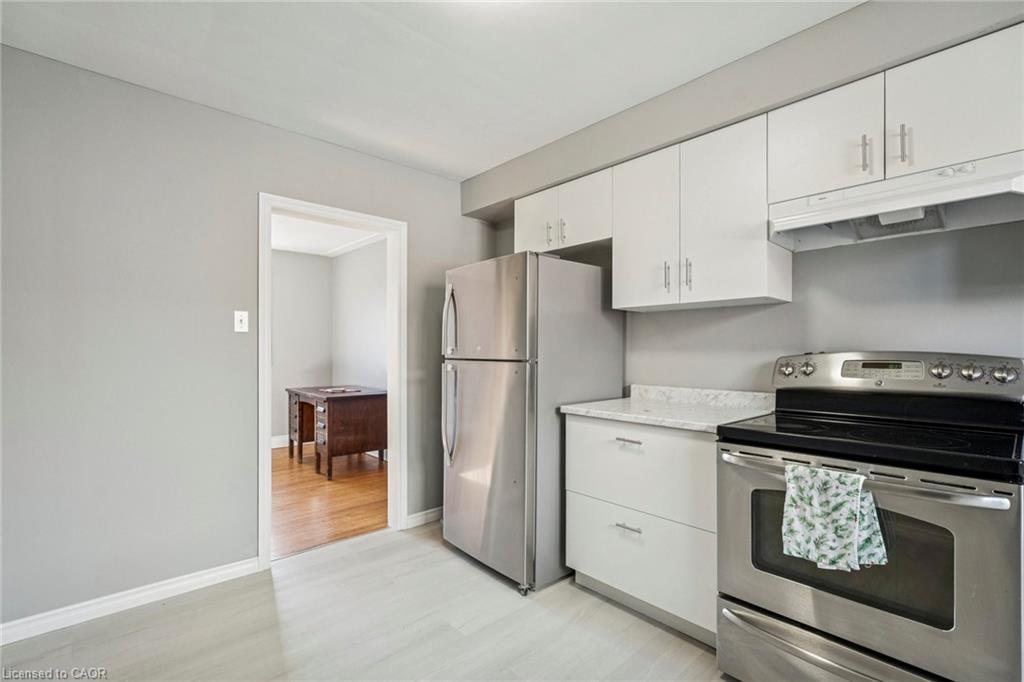 16 Green Meadow Way, Dundas, ON - Indoor Photo Showing Kitchen