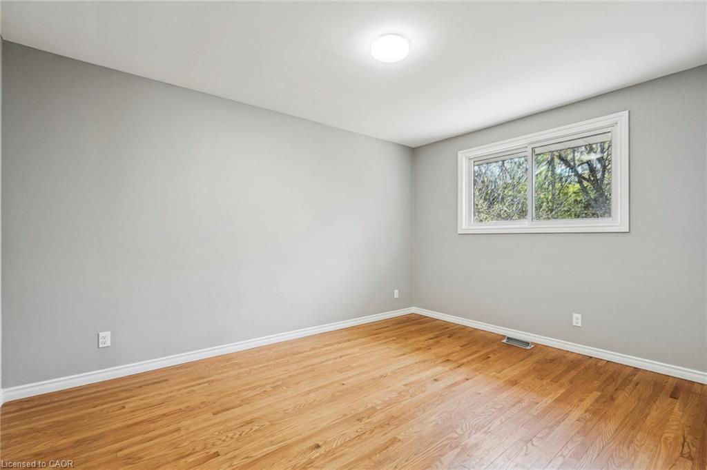 16 Green Meadow Way, Dundas, ON - Indoor Photo Showing Other Room