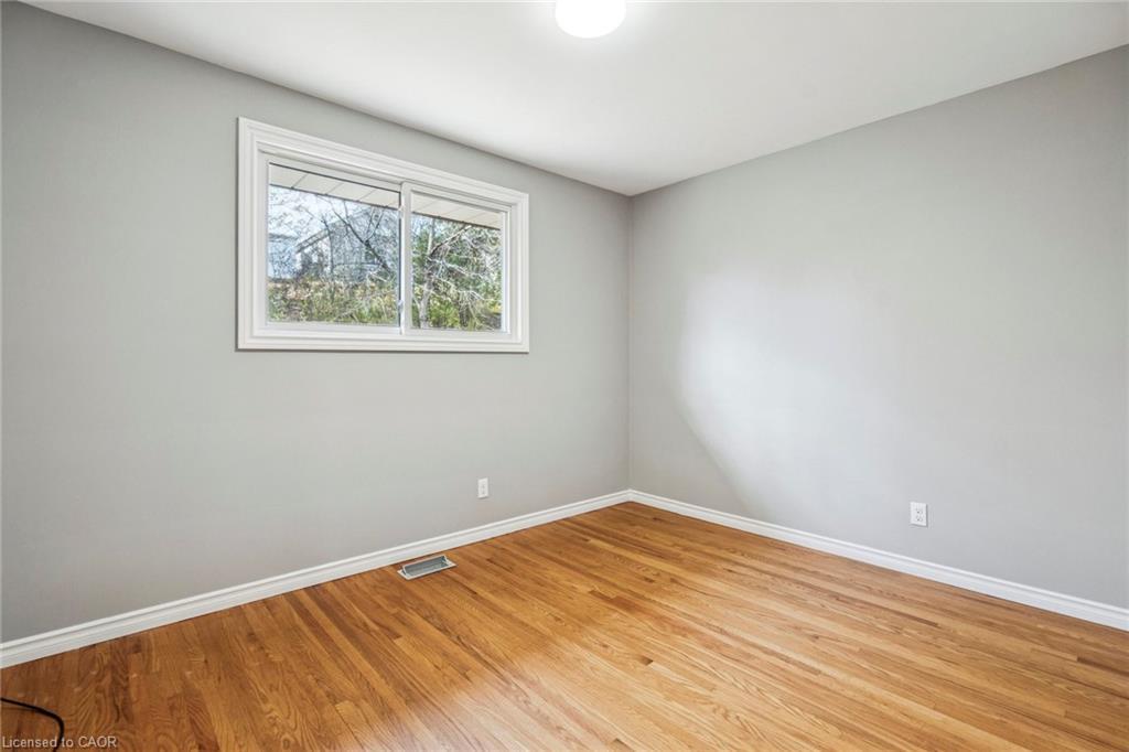 16 Green Meadow Way, Dundas, ON - Indoor Photo Showing Other Room