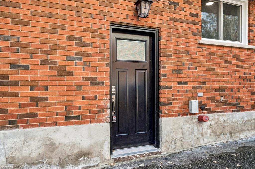 16 Green Meadow Way, Dundas, ON - Outdoor With Exterior