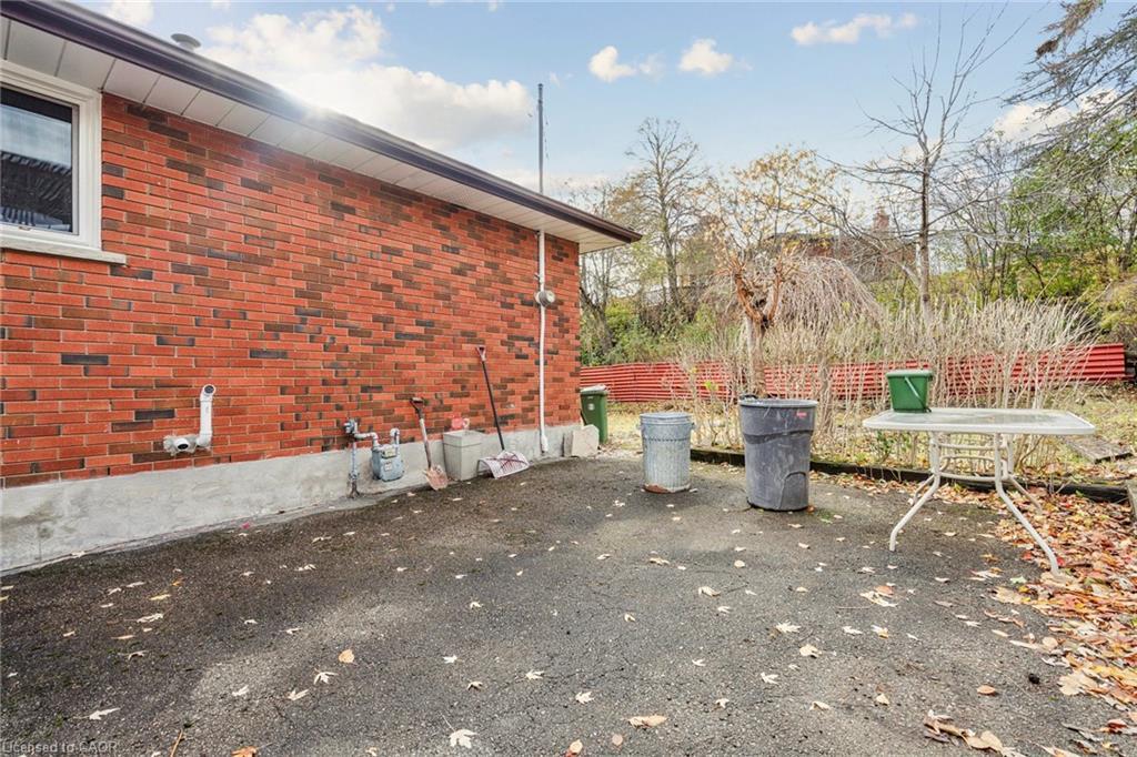 16 Green Meadow Way, Dundas, ON - Outdoor