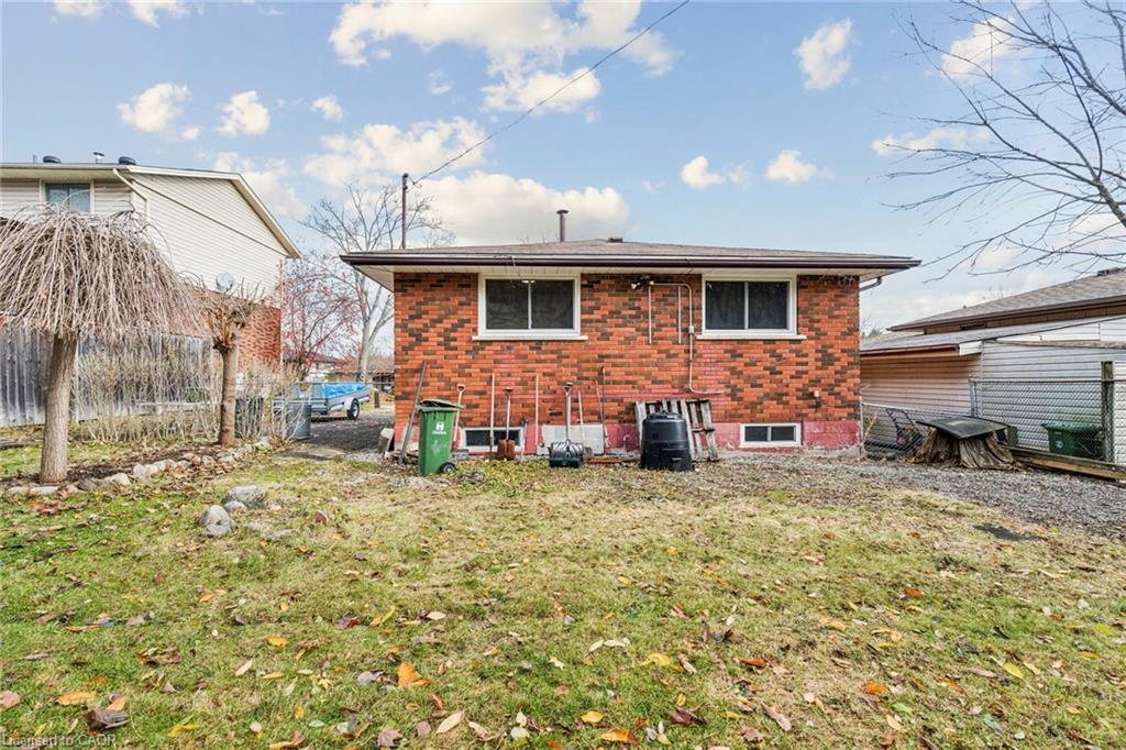 16 Green Meadow Way, Dundas, ON - Outdoor With Exterior