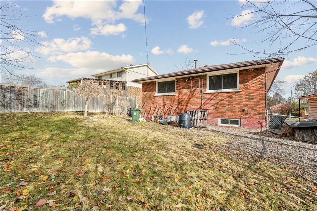 16 Green Meadow Way, Dundas, ON - Outdoor