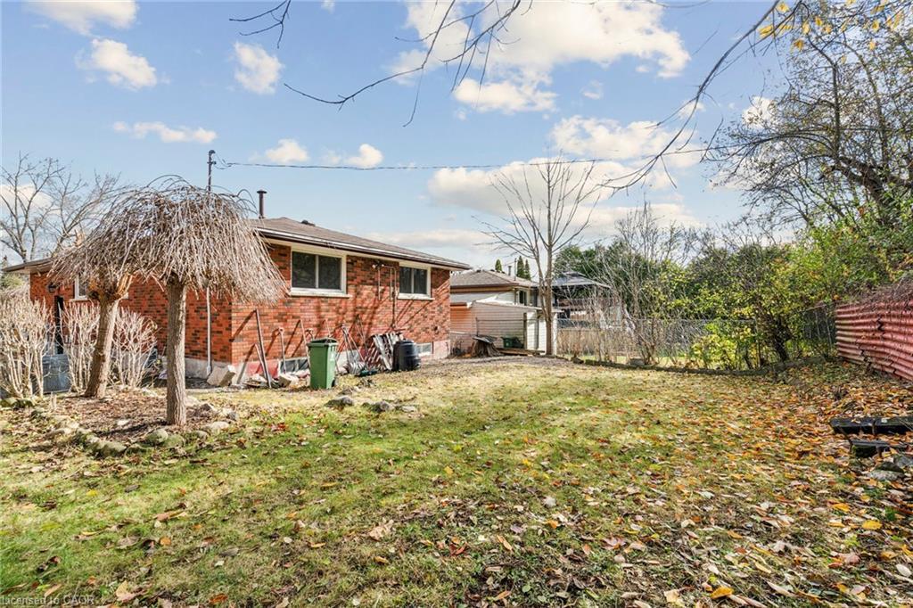 16 Green Meadow Way, Dundas, ON - Outdoor