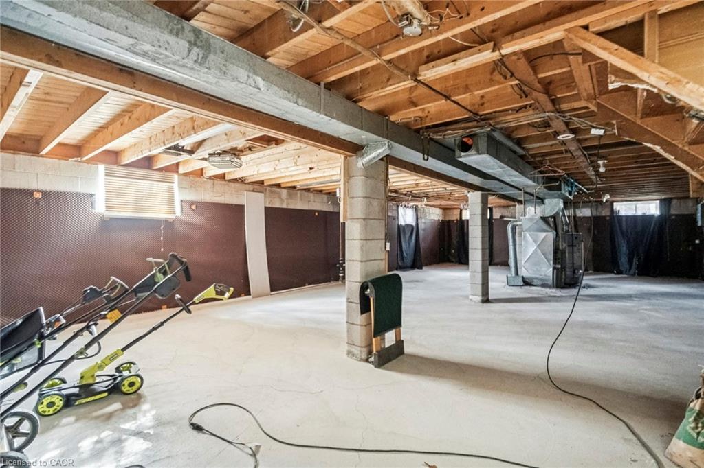 16 Green Meadow Way, Dundas, ON - Indoor Photo Showing Basement