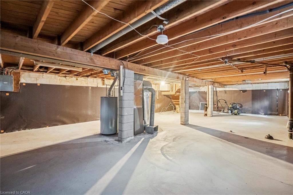 16 Green Meadow Way, Dundas, ON - Indoor Photo Showing Basement