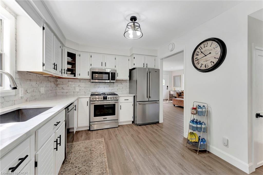 275 Talbot Street N, Simcoe, ON - Indoor Photo Showing Kitchen With Stainless Steel Kitchen With Upgraded Kitchen