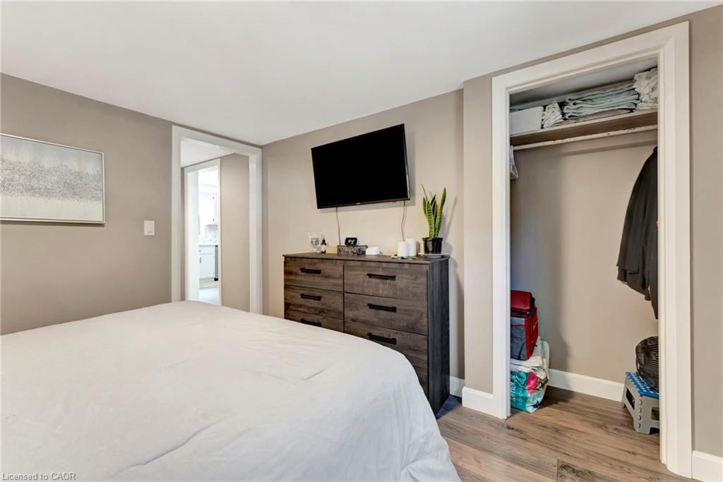 275 Talbot Street N, Simcoe, ON - Indoor Photo Showing Bedroom