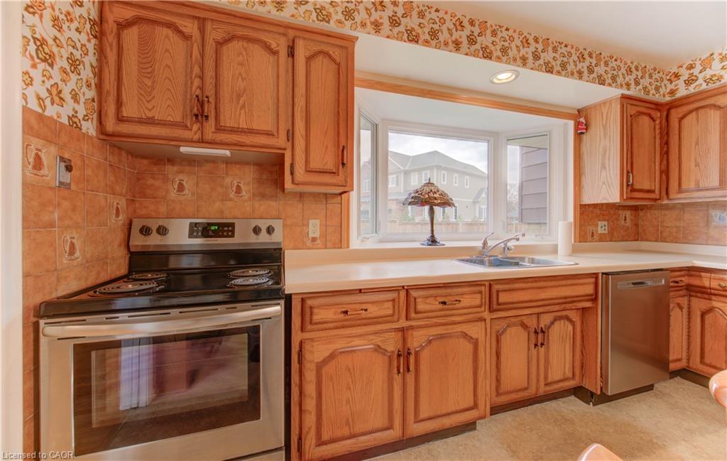 26 Camden Place, Kitchener, ON - Indoor Photo Showing Kitchen With Double Sink