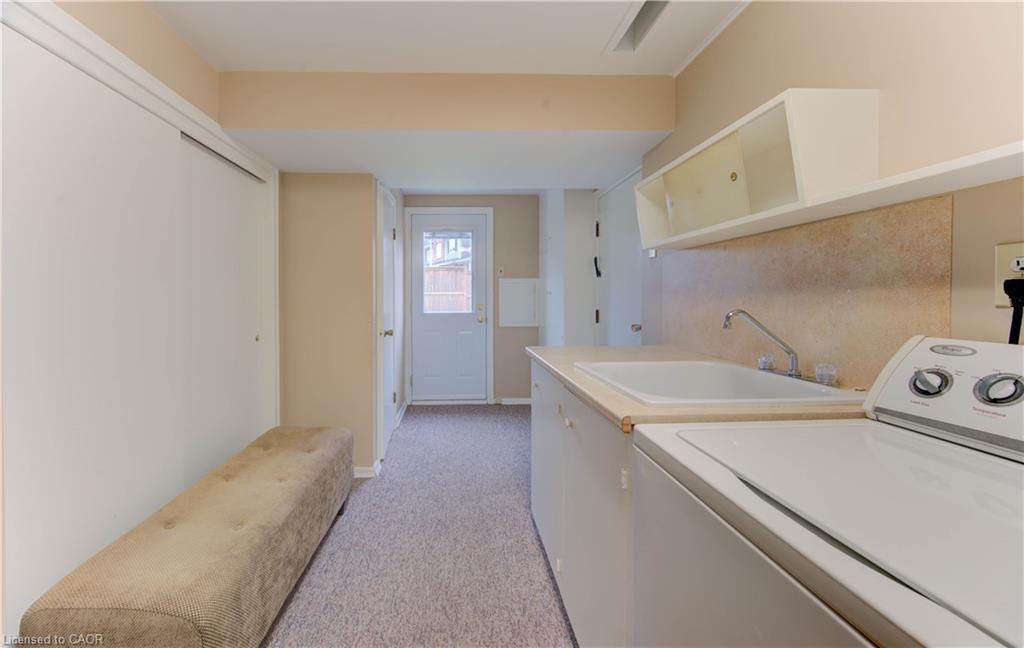 26 Camden Place, Kitchener, ON - Indoor Photo Showing Laundry Room